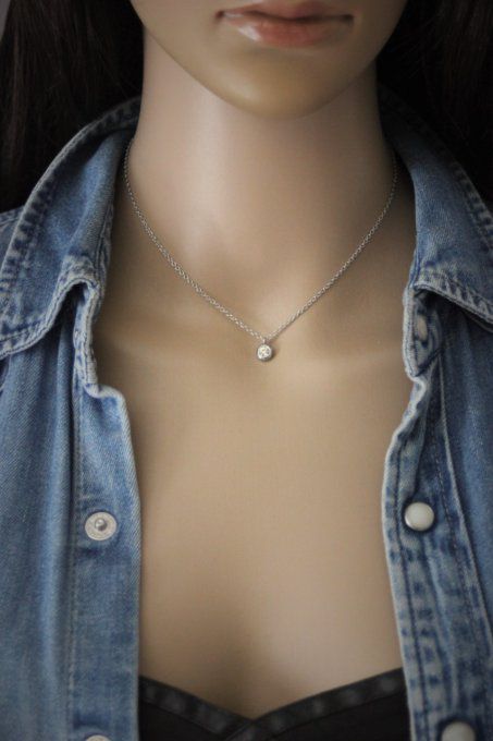 Collier acier pendentif style petit diamant