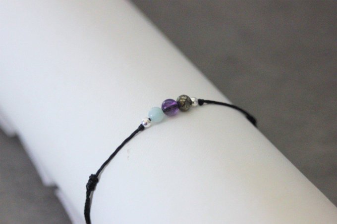 Bracelet cordon 3 perles, pyrite, améthyste et amazonite et perles argent massif