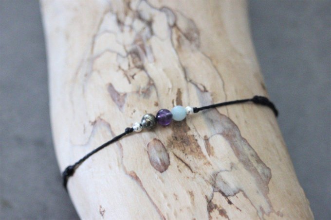 Bracelet cordon 3 perles, pyrite, améthyste et amazonite et perles argent massif