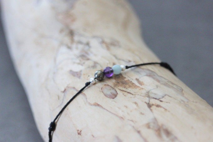 Bracelet cordon 3 perles, pyrite, améthyste et amazonite et perles argent massif