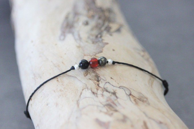 Bracelet cordon 3 perles, pyrite, agate rouge, onyx et argent massif