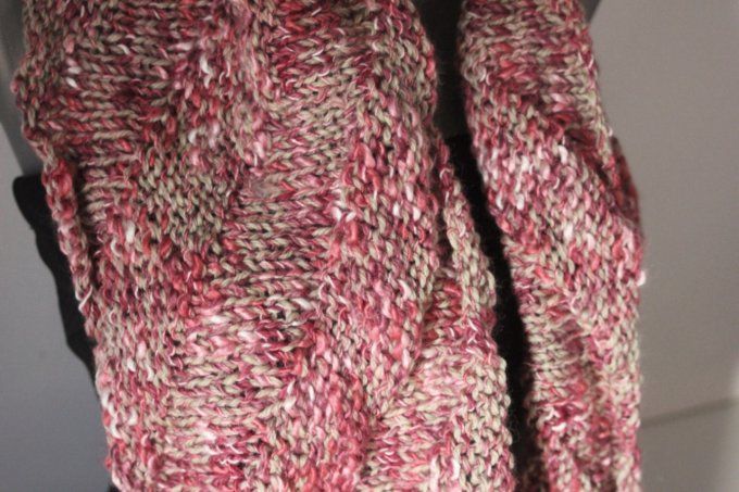 Snood en laine rose et beige 