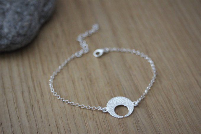 Bracelet lune mandala en argent massif 