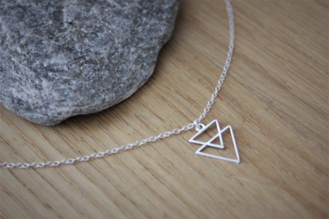 Collier argent massif pendentif double triangles 