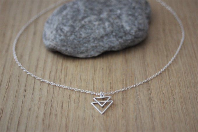 Collier argent massif pendentif double triangles 