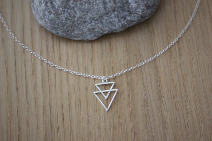 Collier argent massif pendentif double triangles 