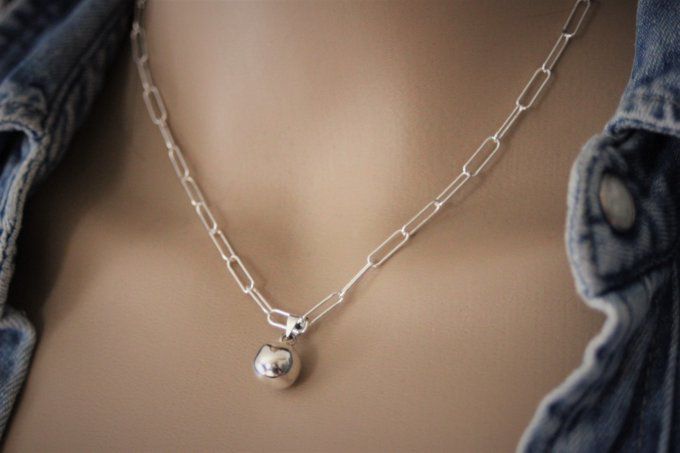 Collier chaine grands maillons pendentif boule en argent massif