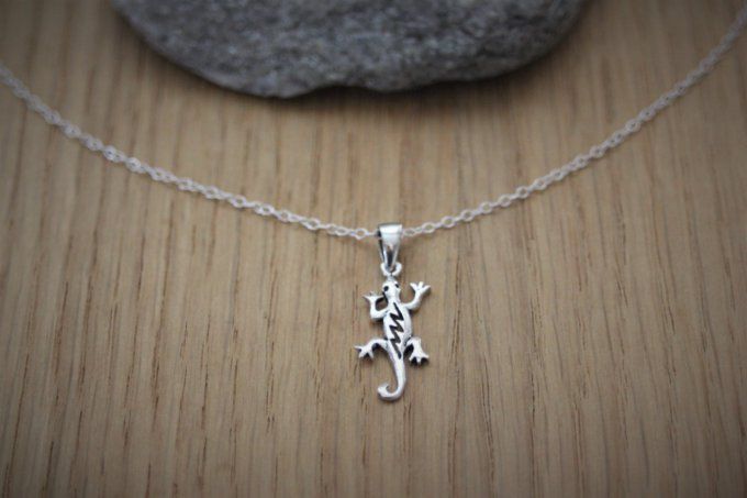 Collier argent massif pendentif lézard (gecko)