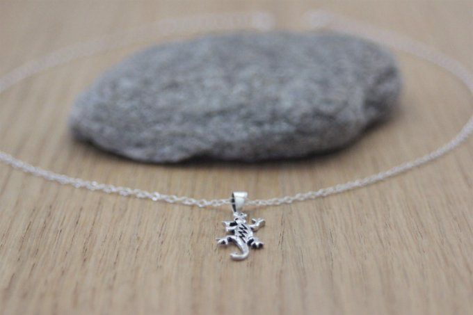 Collier argent massif pendentif lézard (gecko)