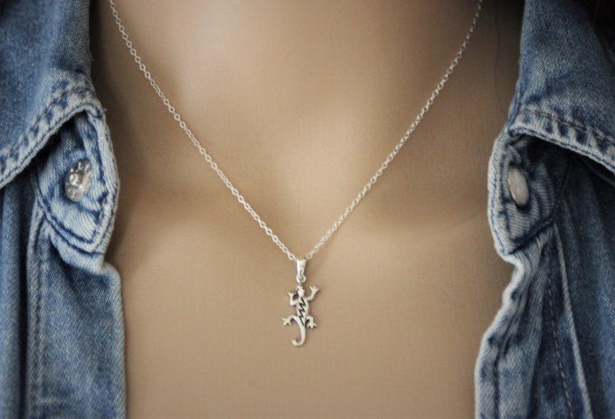 Collier argent massif pendentif lézard (gecko)