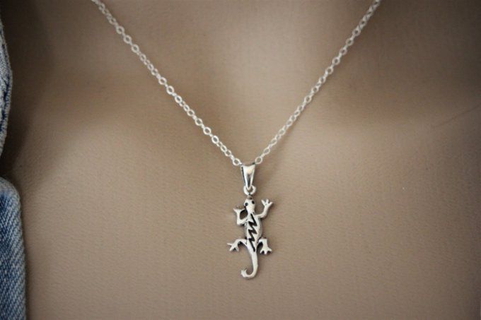 Collier argent massif pendentif lézard (gecko)