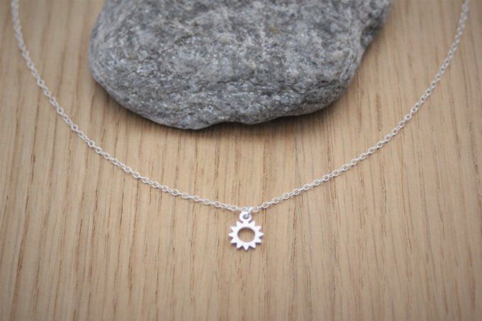 Collier argent massif pendentif  soleil 