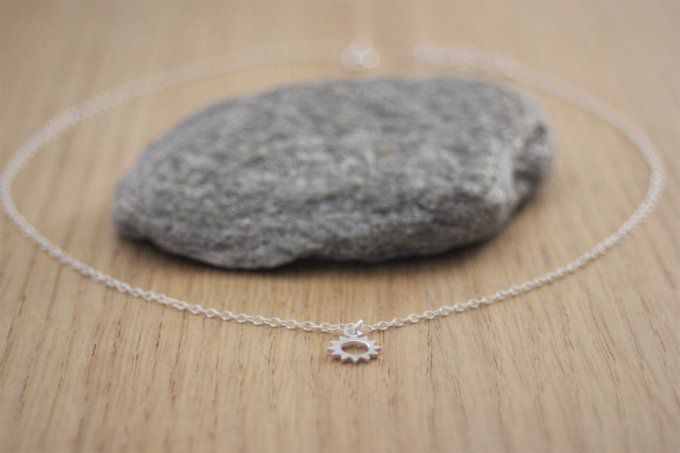 Collier argent massif pendentif  soleil 