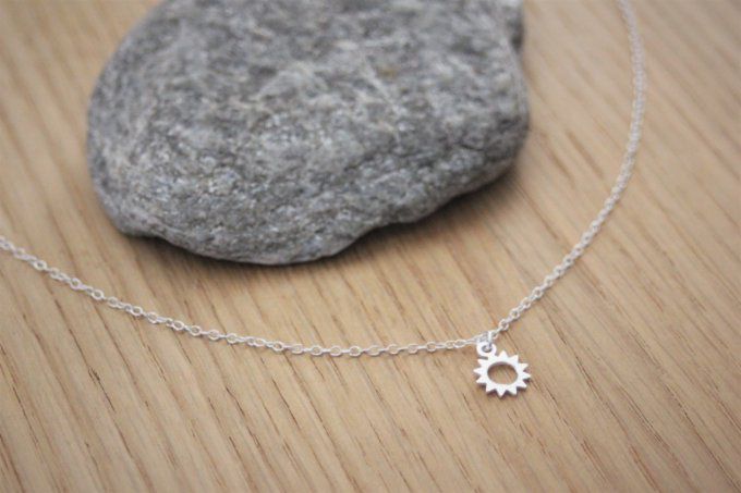 Collier argent massif pendentif  soleil 