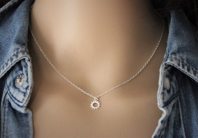 Collier argent massif pendentif  soleil 