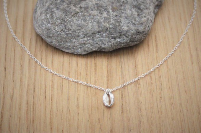 Collier coquillage cauri en argent massif