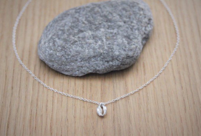 Collier coquillage cauri en argent massif