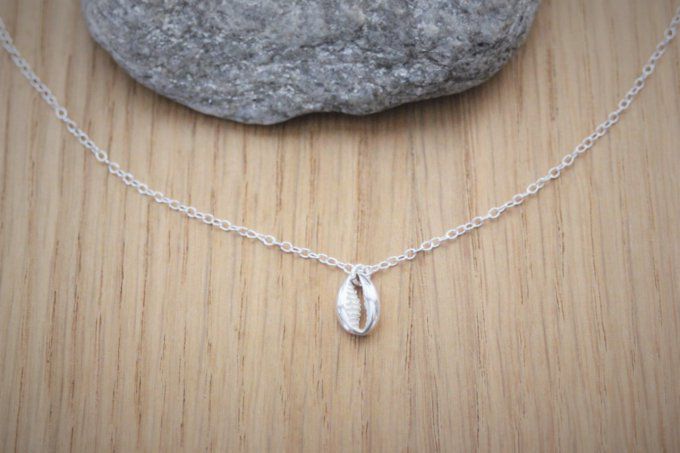 Collier coquillage cauri en argent massif