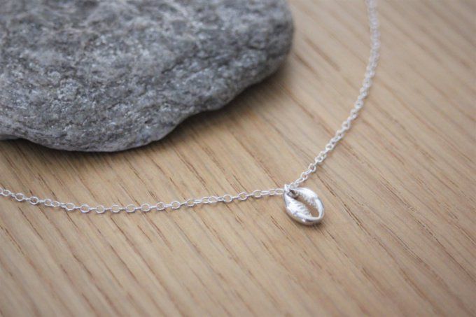 Collier coquillage cauri en argent massif