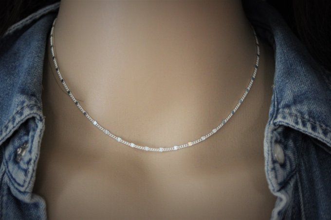 Collier argent massif chaine gourmette avec petits carrés plats