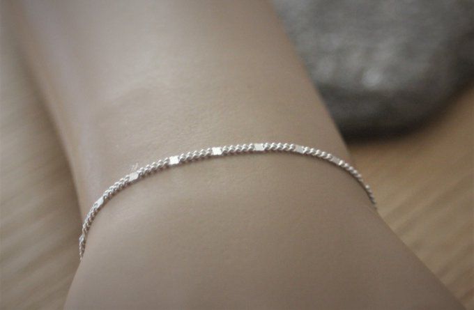 Bracelet argent massif chaine gourmette avec carrés plats