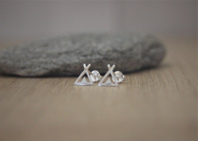 Boucles d'oreilles petit tipi indien en argent massif 