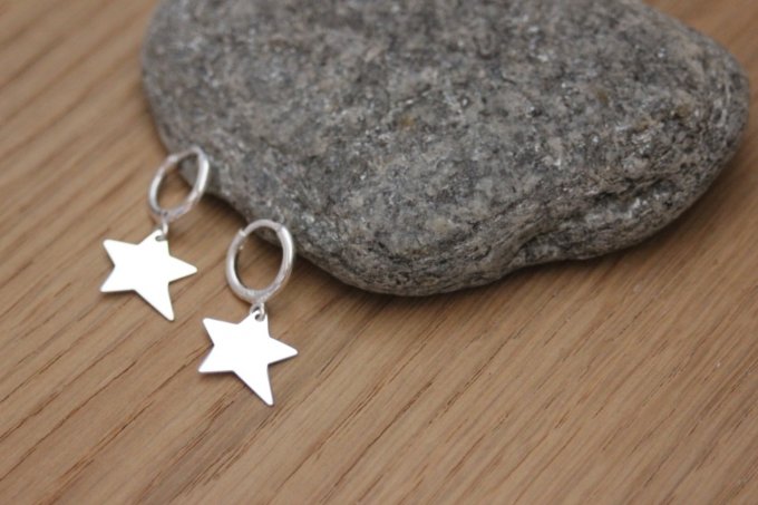 Boucles d'oreilles mini créoles argent massif pendentif étoiles