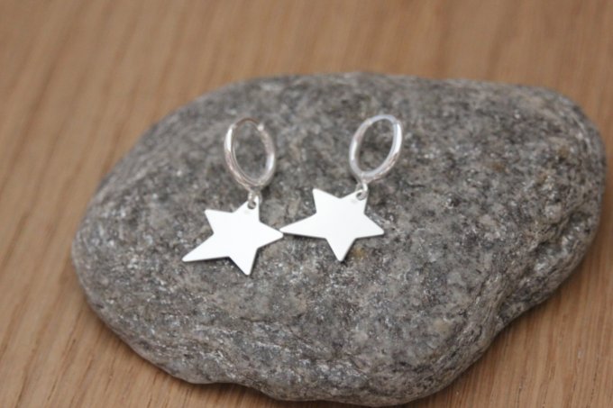 Boucles d'oreilles mini créoles argent massif pendentif étoiles