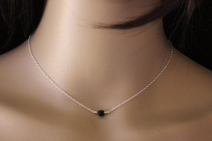 Collier en argent petit cube coloré