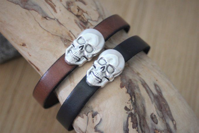 Bracelet cuir style biker fermoir tête de mort