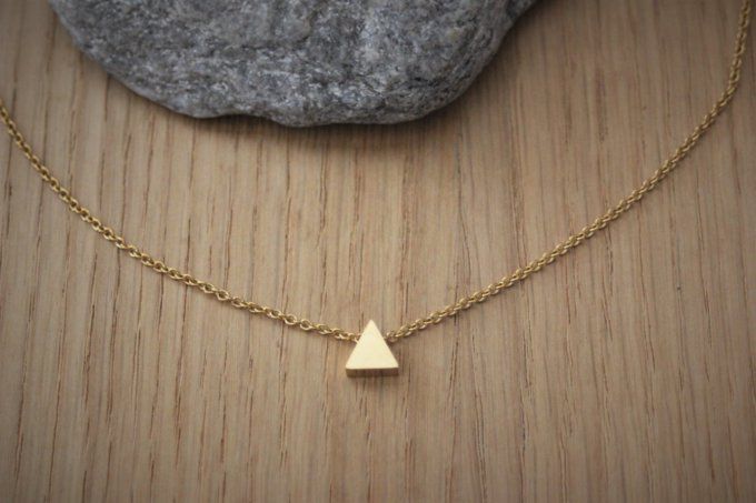 Collier acier inoxydable doré avec perle triangle