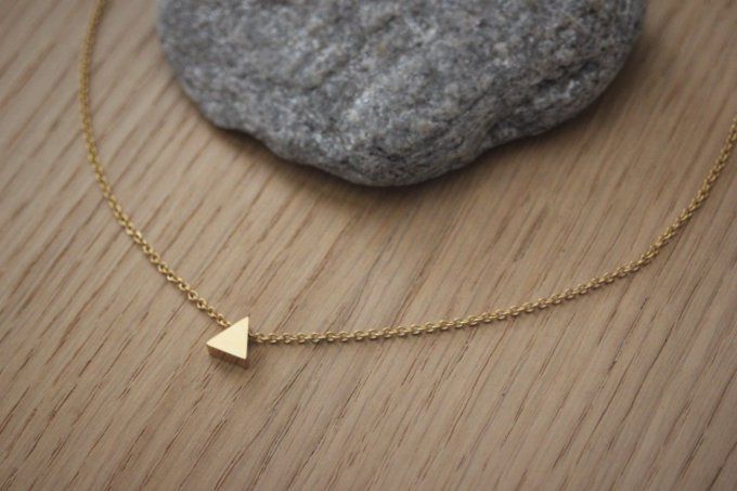 Collier acier inoxydable doré avec perle triangle