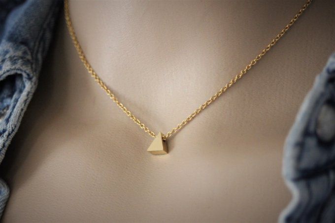 Collier acier inoxydable doré avec perle triangle