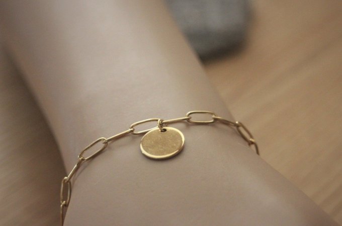 Bracelet chaine rectangle en acier doré et médaille à graver
