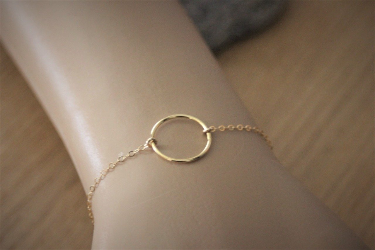 Bracelet minimaliste en or Gold Filled anneau de 15mm