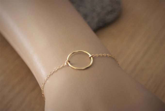 Bracelet minimaliste en or Gold Filled anneau de 15mm