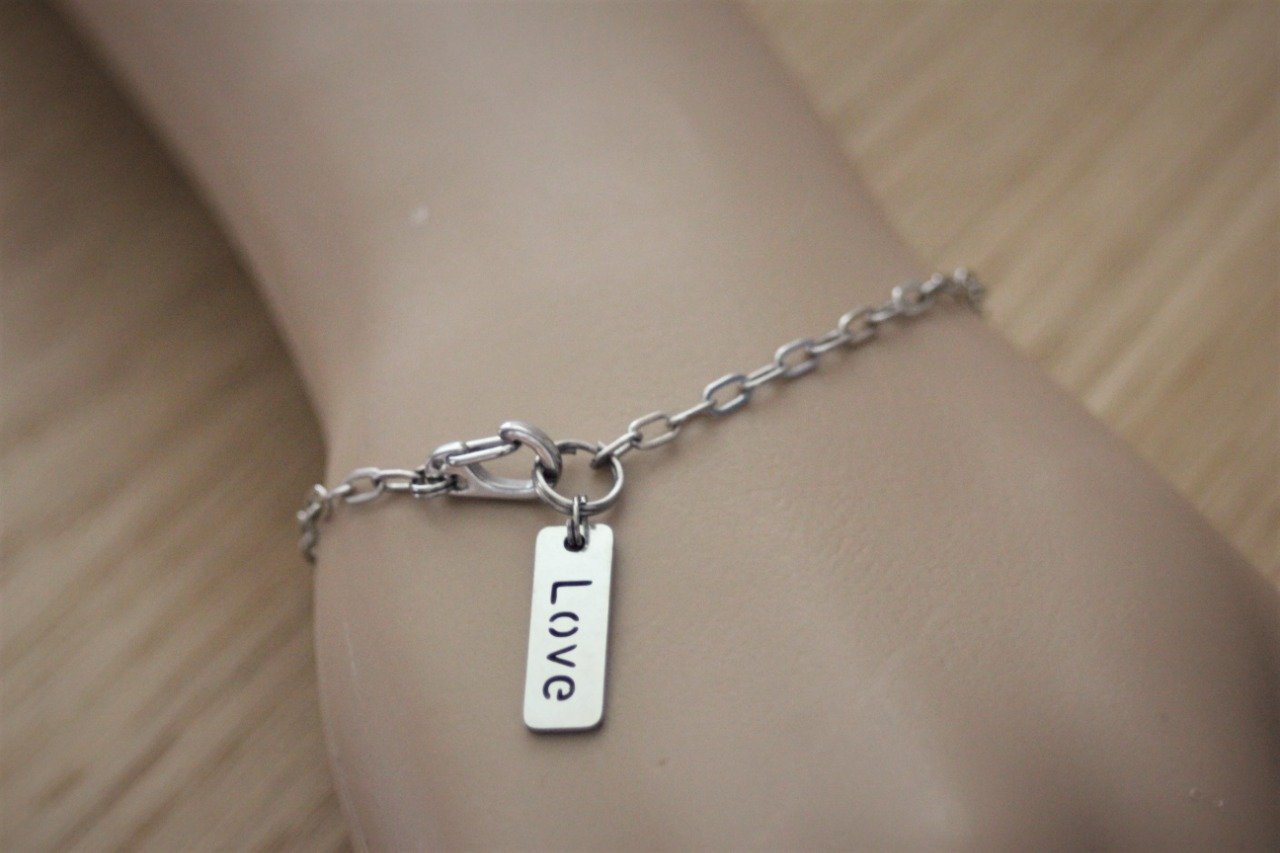 Bracelet en acier inoxydable avec plaque message love