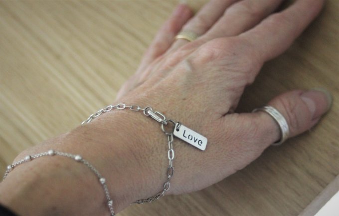 Bracelet acier inoxydable avec plaque message 'love'