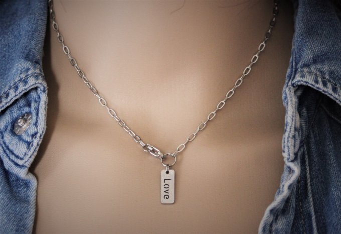 Collier en acier inoxydable avec plaque message love