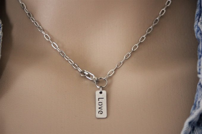 Collier en acier inoxydable avec plaque message love