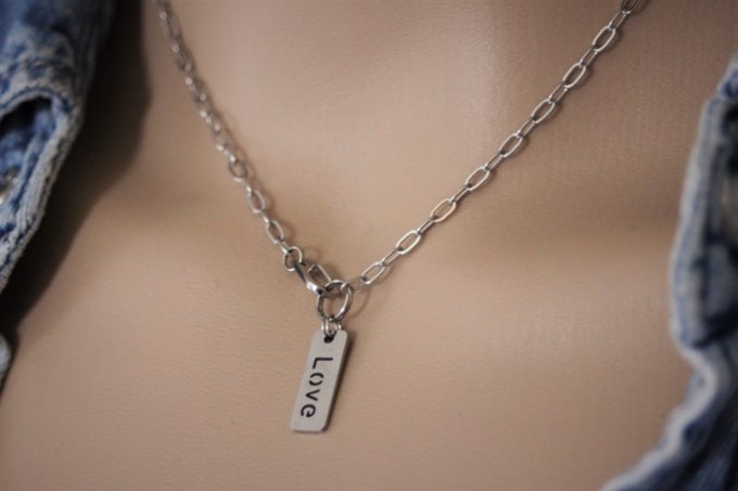 Collier en acier inoxydable avec plaque message love