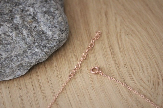 Collier or rose pendentif petite croix