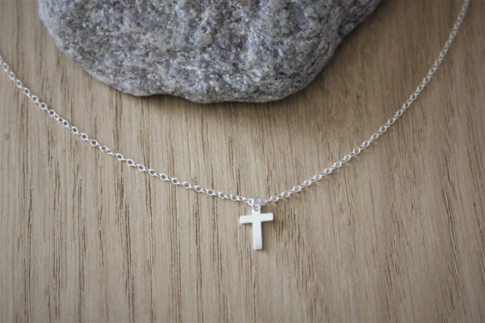 Collier en argent massif pendentif petite croix