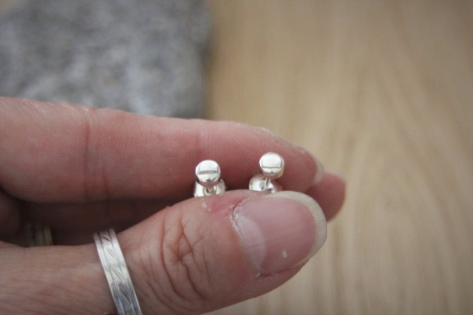 Boucles d'oreilles demi boules en argent massif 