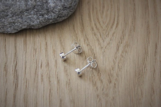 Boucles d'oreilles demi boules en argent massif 