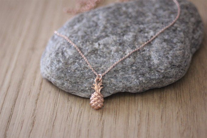 Collier ras de cou or rose pendentif ananas