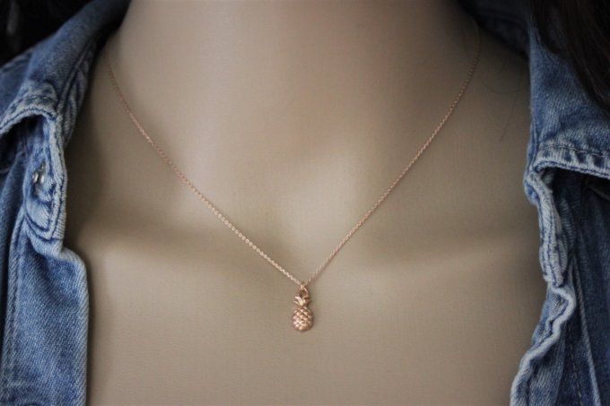 Collier ras de cou or rose pendentif ananas