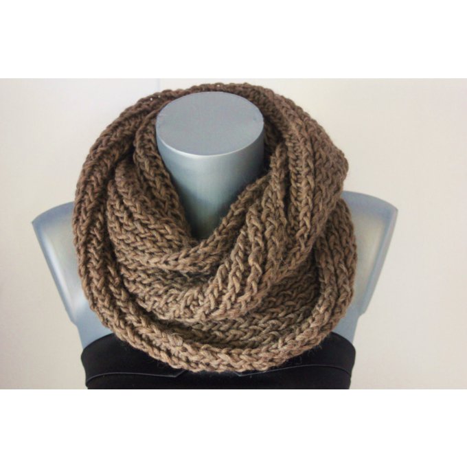 Snood - écharpe en laine de couleur marron