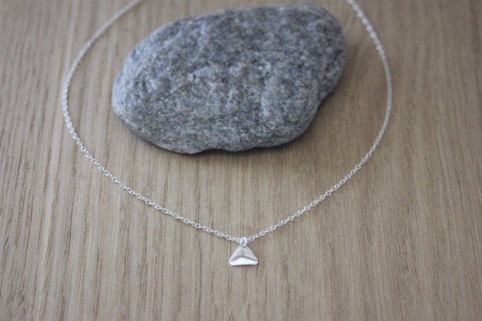 Collier argent massif pendentif mini triangle 