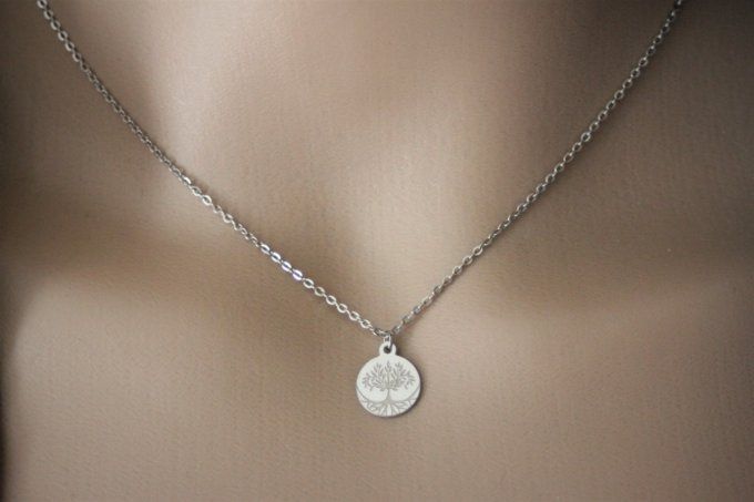 Collier acier inoxydable pendentif médaille gravée arbre de vie